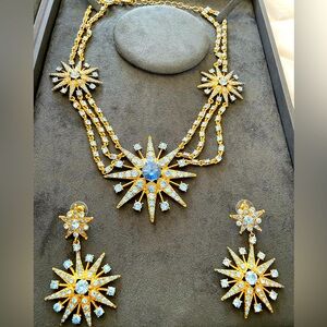 Oscar de la Renta set w hallmark